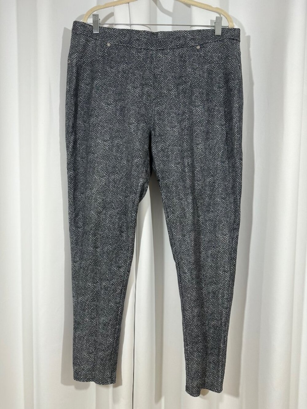 MICHAEL Michael Kors Women's 2X Animal Print Stretch Pull On Pants Slim Leg